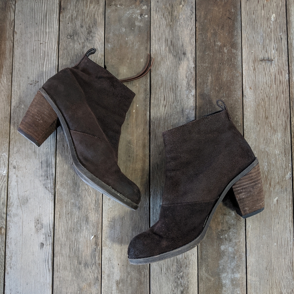 DV by Dolce Vita Size 8 Distressed Leather Bootie